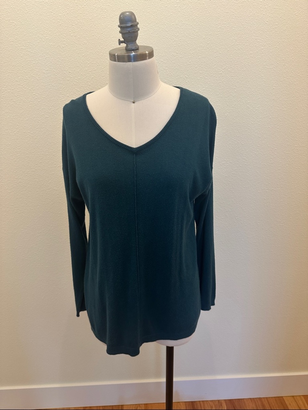 Faded Glory Women's V-Neck Long Sleeve Sweater - Teal Green